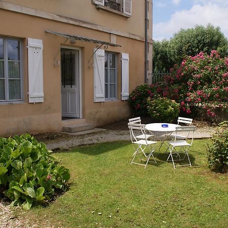 Gite Les Minimes Avallon Bagian luar foto