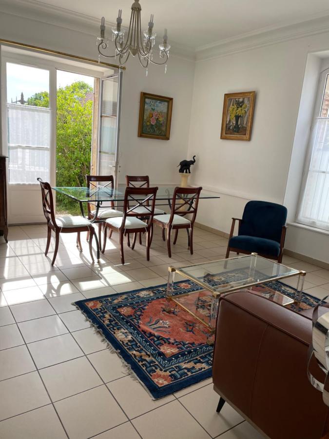 Gite Les Minimes Avallon Bagian luar foto