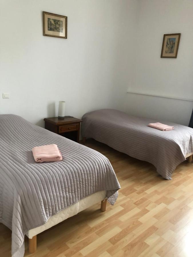 Gite Les Minimes Avallon Bagian luar foto