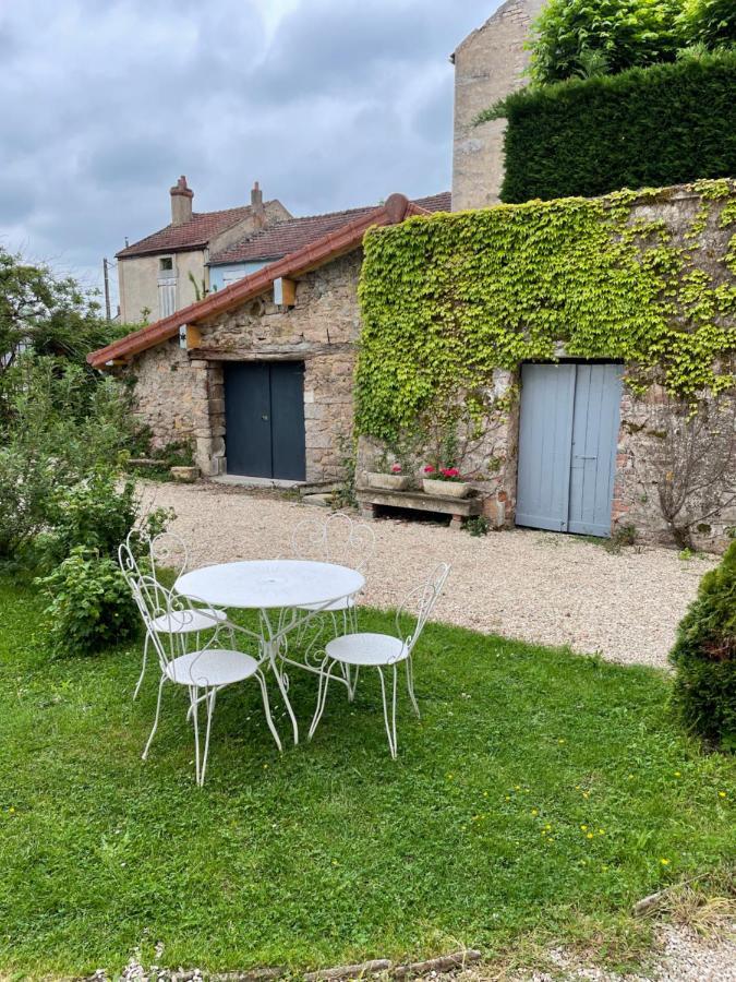 Gite Les Minimes Avallon Bagian luar foto