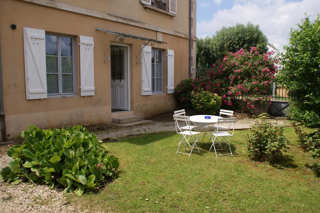 Gite Les Minimes Avallon Bagian luar foto