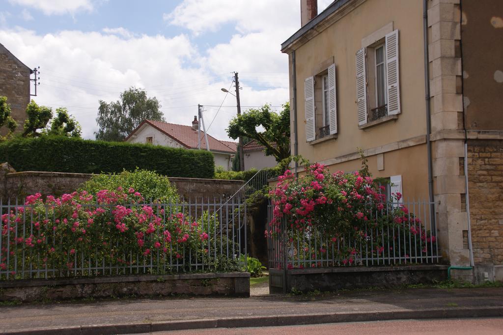 Gite Les Minimes Avallon Bagian luar foto