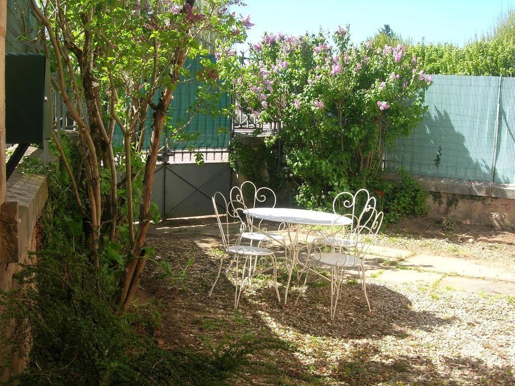 Gite Les Minimes Avallon Bagian luar foto